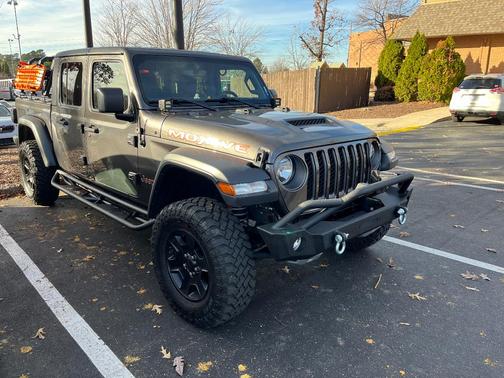 Gray 2020 Jeep Gladiator Mojave