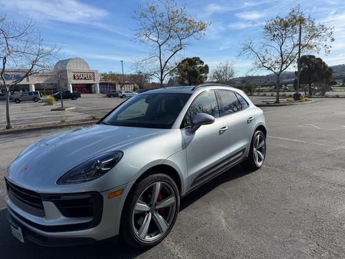 2022 Porsche Macan Macan S