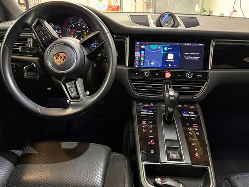 2022 Porsche Macan Macan S