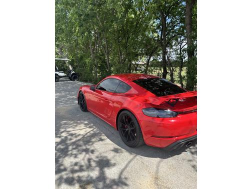 2022 Porsche 718 Cayman GT4