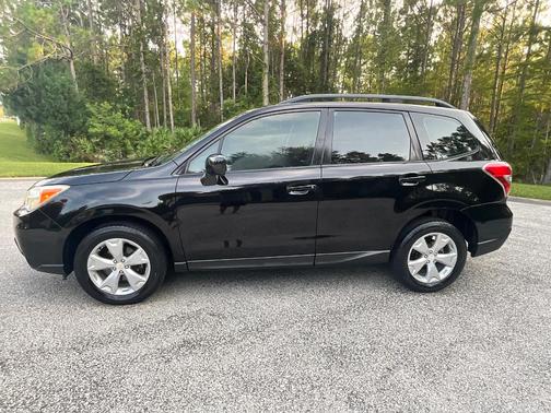 Black 2015 Subaru Forester 2.5i