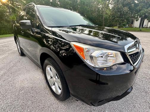 Black 2015 Subaru Forester 2.5i