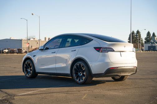 2024 Tesla Model Y Long Range