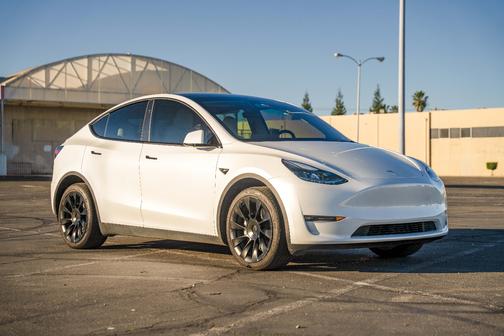 2024 Tesla Model Y Long Range