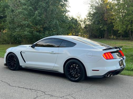 White 2016 Ford Shelby GT350 Base