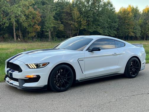 White 2016 Ford Shelby GT350 Base