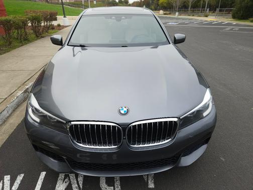 2017 BMW 740 i