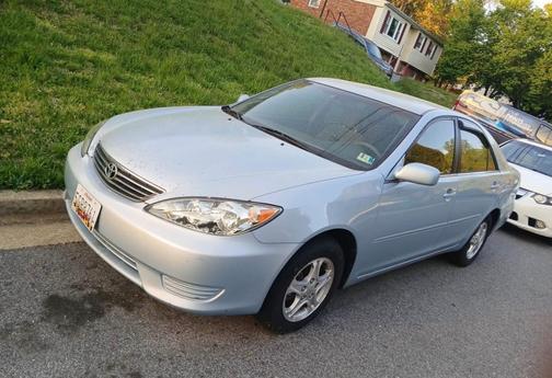 Blue 2005 Toyota Camry LE