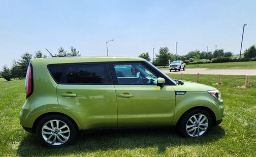 2017 Kia Soul +