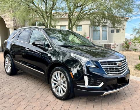 Photo 2 of 29 of 2017 Cadillac XT5 Platinum