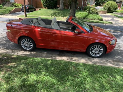 Photo 1 of 26 of 2008 Volvo C70 T5