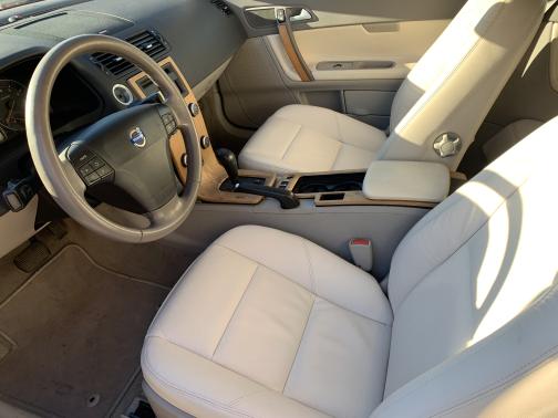 Photo 4 of 26 of 2008 Volvo C70 T5