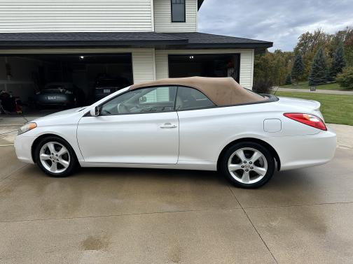 White 2006 Toyota Camry Solara SLE V6
