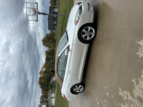 White 2006 Toyota Camry Solara SLE V6