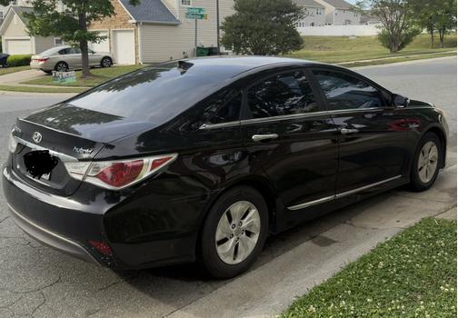 Black 2015 Hyundai SONATA Hybrid Base