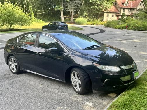 Black 2018 Chevrolet Volt LT