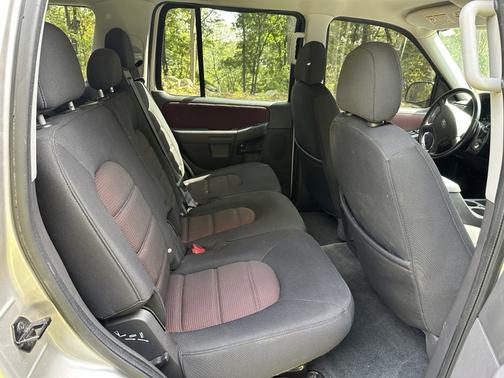 2005 Ford Explorer XLT