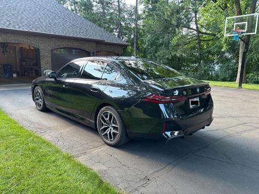 Black 2025 BMW i5 xDrive40