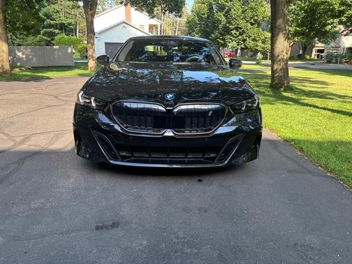 Black 2025 BMW i5 xDrive40