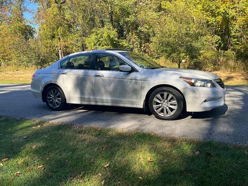 White 2012 Honda Accord EX-L