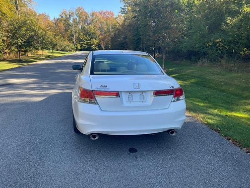 White 2012 Honda Accord EX-L