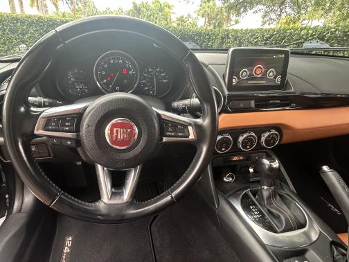 2017 FIAT 124 Spider Lusso