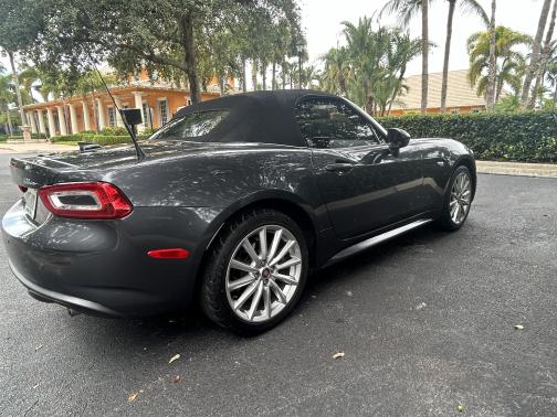 2017 FIAT 124 Spider Lusso