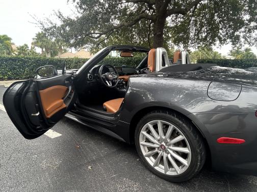 2017 FIAT 124 Spider Lusso