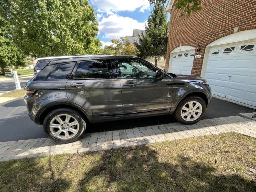 Photo 4 of 7 of 2016 Land Rover Range Rover Evoque SE Premium