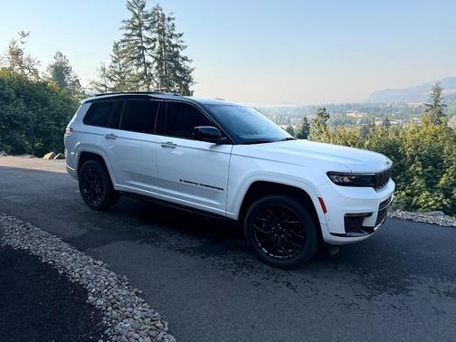 White 2024 Jeep Grand Cherokee L Summit Reserve