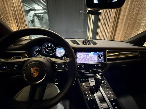 2023 Porsche Macan Macan