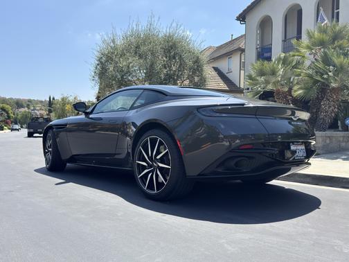 2019 Aston Martin DB11 Base