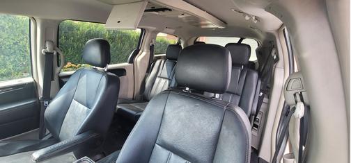 2012 Chrysler Town & Country Touring