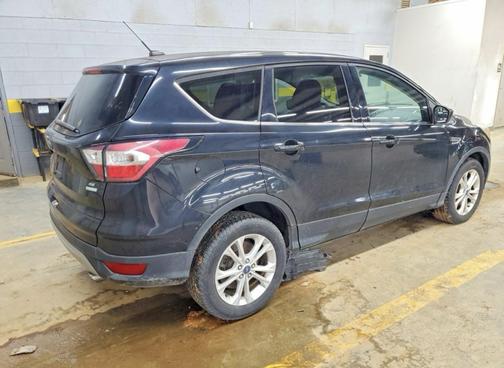 Black 2017 Ford Escape SE