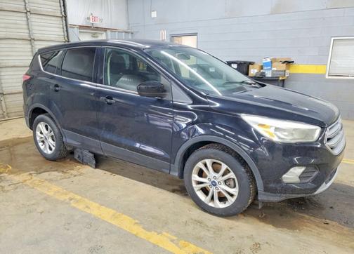 Black 2017 Ford Escape SE