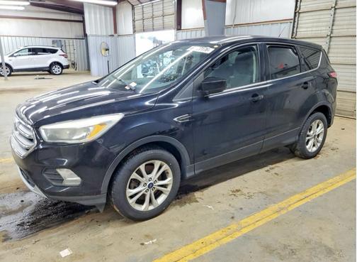 Black 2017 Ford Escape SE