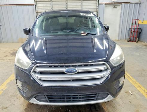 Black 2017 Ford Escape SE