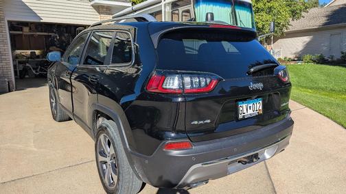 Black 2021 Jeep Cherokee Limited