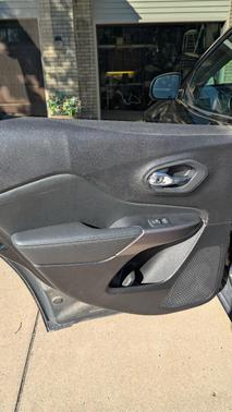Black 2021 Jeep Cherokee Limited