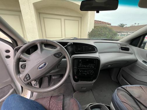 2001 Ford Windstar SE