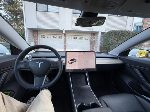 White 2019 Tesla Model 3 Standard Range Plus