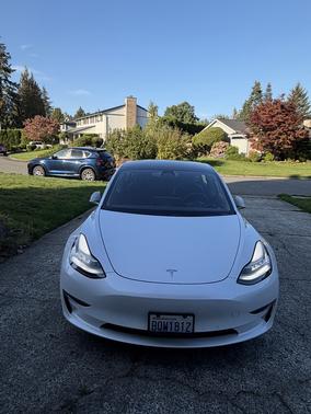 White 2019 Tesla Model 3 Standard Range Plus
