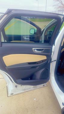 White 2019 Ford Edge SEL