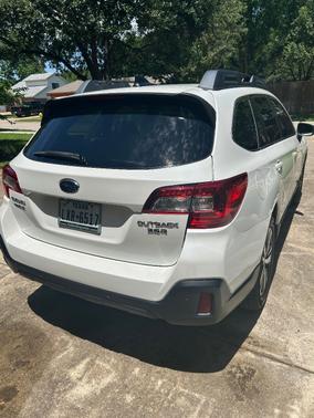 White 2019 Subaru Outback 3.6R Limited