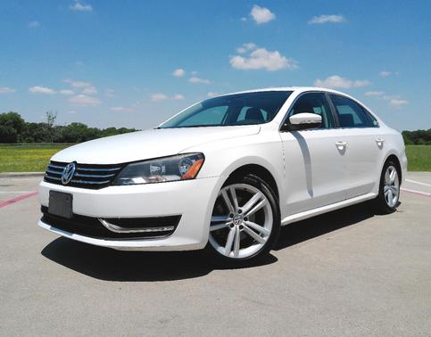 White 2014 Volkswagen Passat 2.5L SE