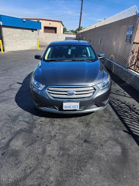 Gray 2019 Ford Taurus SE