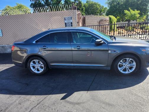 Gray 2019 Ford Taurus SE