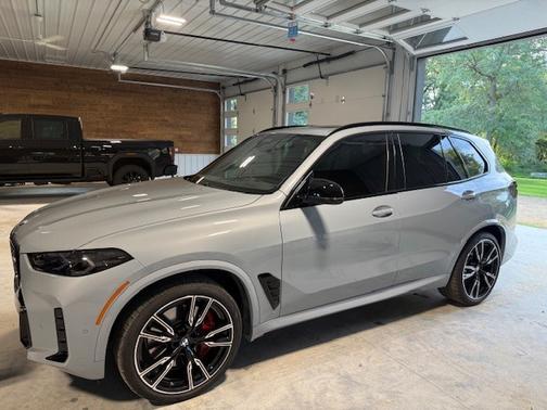 2025 BMW X5 M60i