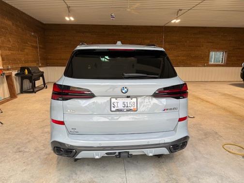 2025 BMW X5 M60i