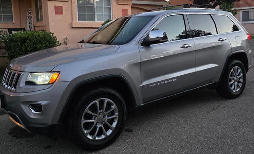 Silver 2015 Jeep Grand Cherokee Limited
